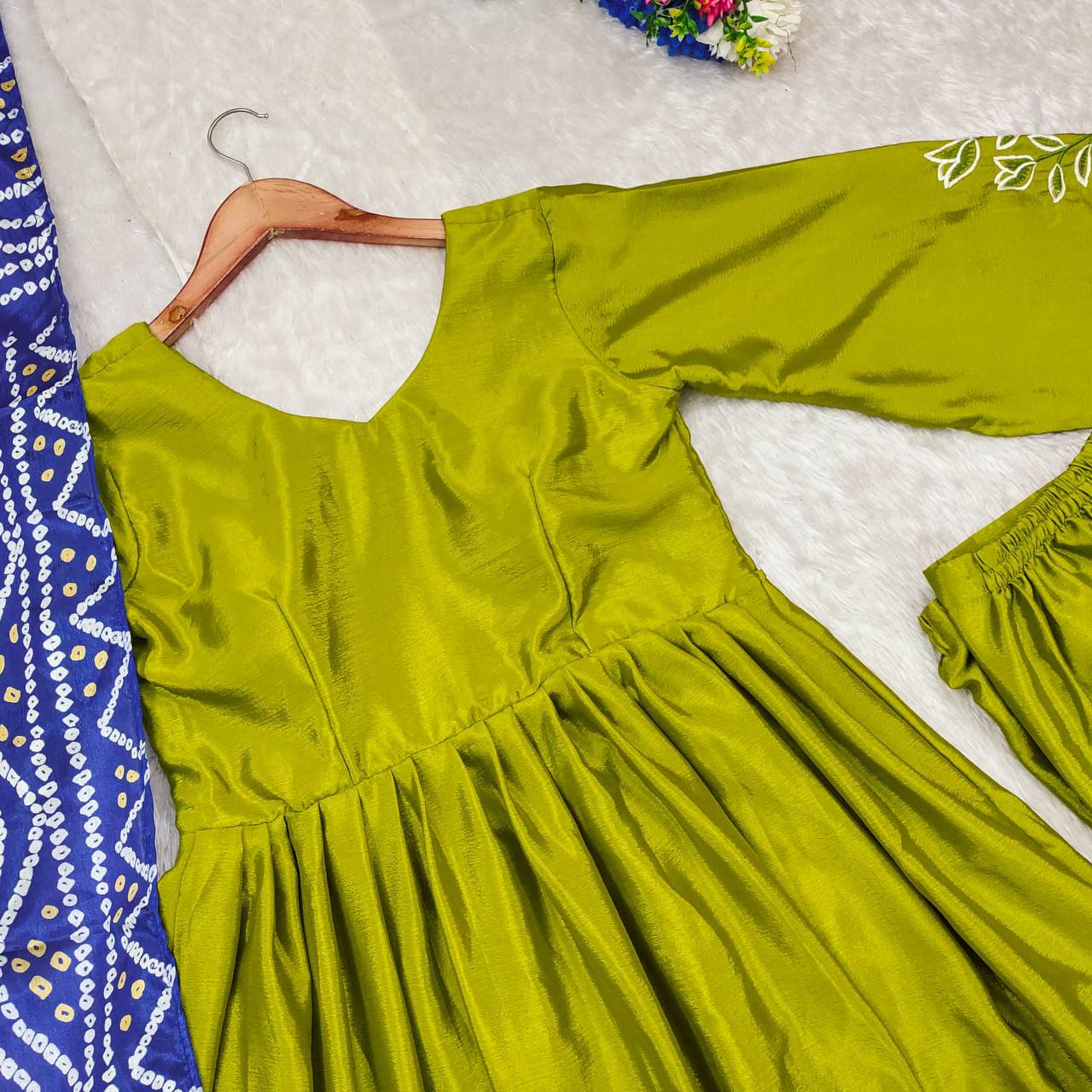 MEGHA SUIT SET