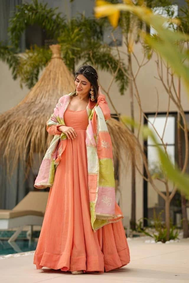 CHARVI SUIT