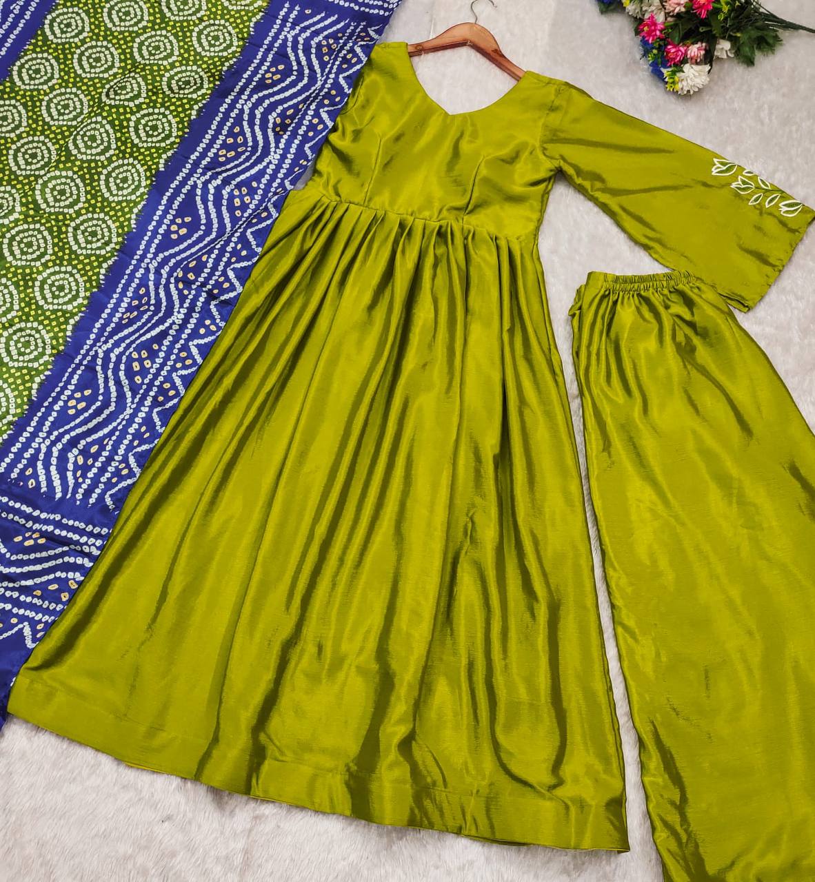 MEGHA SUIT SET