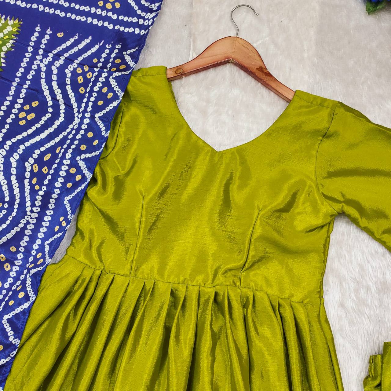 MEGHA SUIT SET