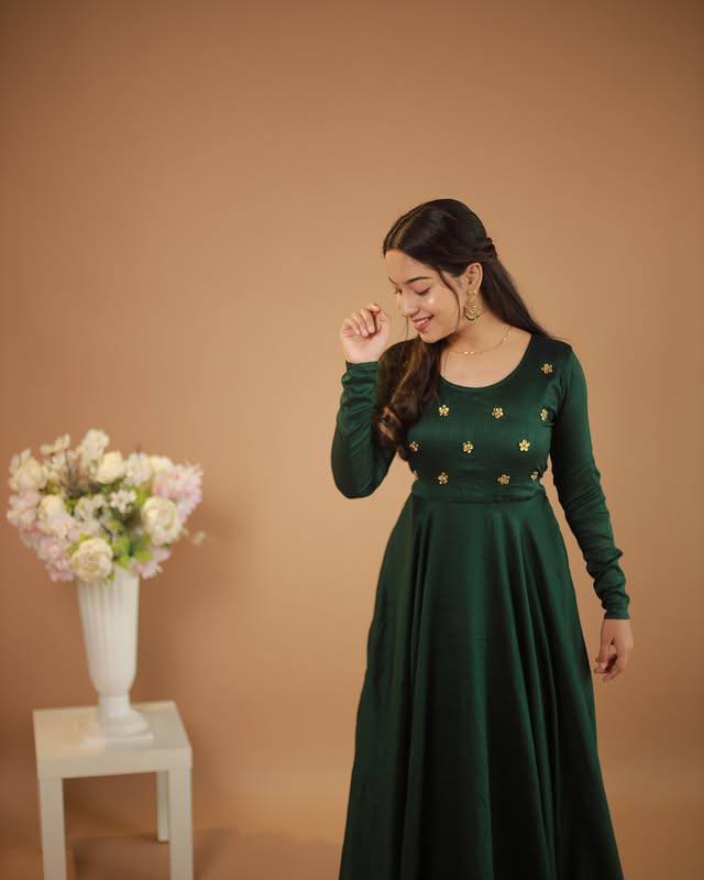 VICHITRA GREEN - Vedhika Fashion