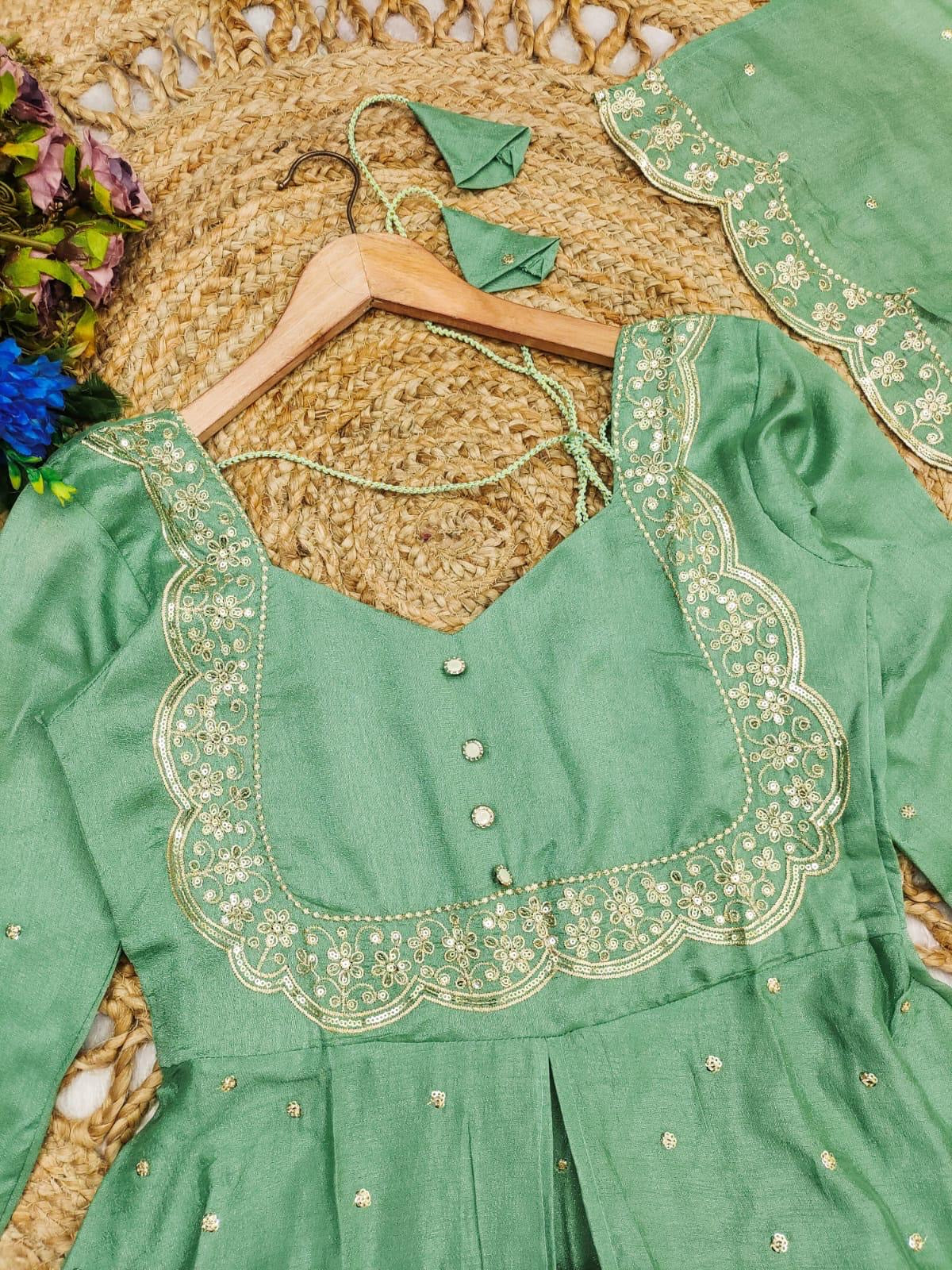 Vedhika mint suit