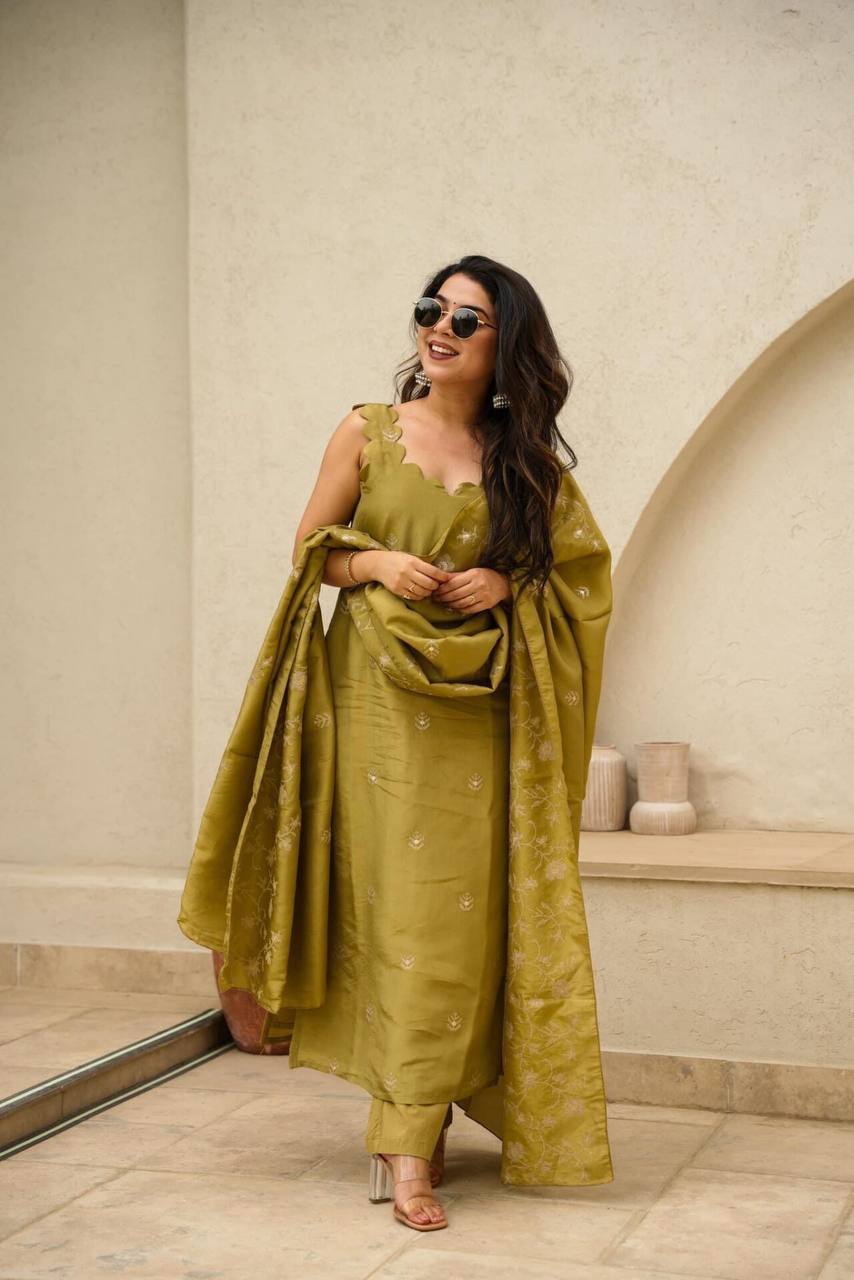 Radiance green suit - Vedhika Fashion