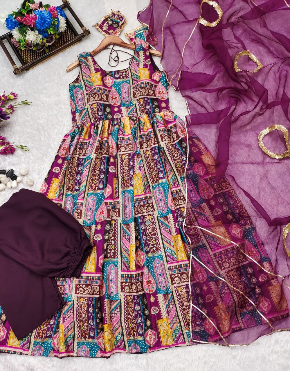Sunheri suit set