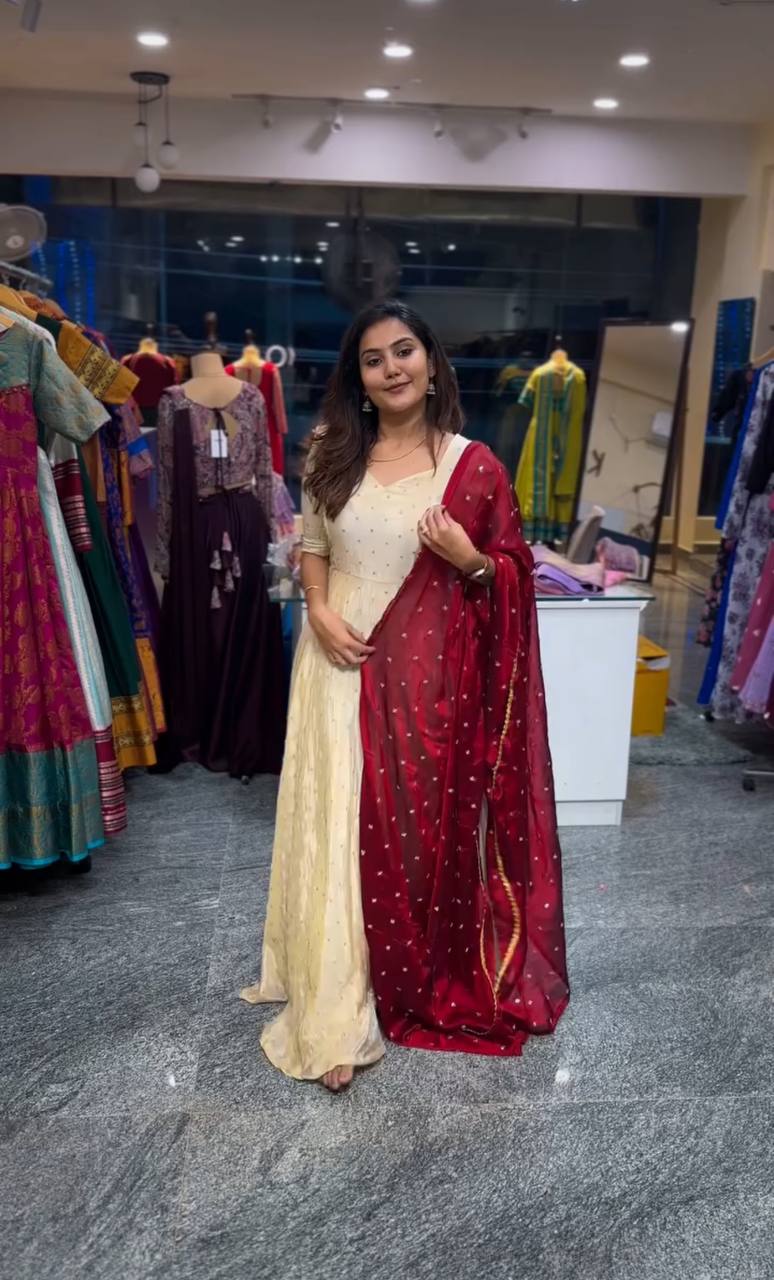 VICTORIA RED - Vedhika Fashion