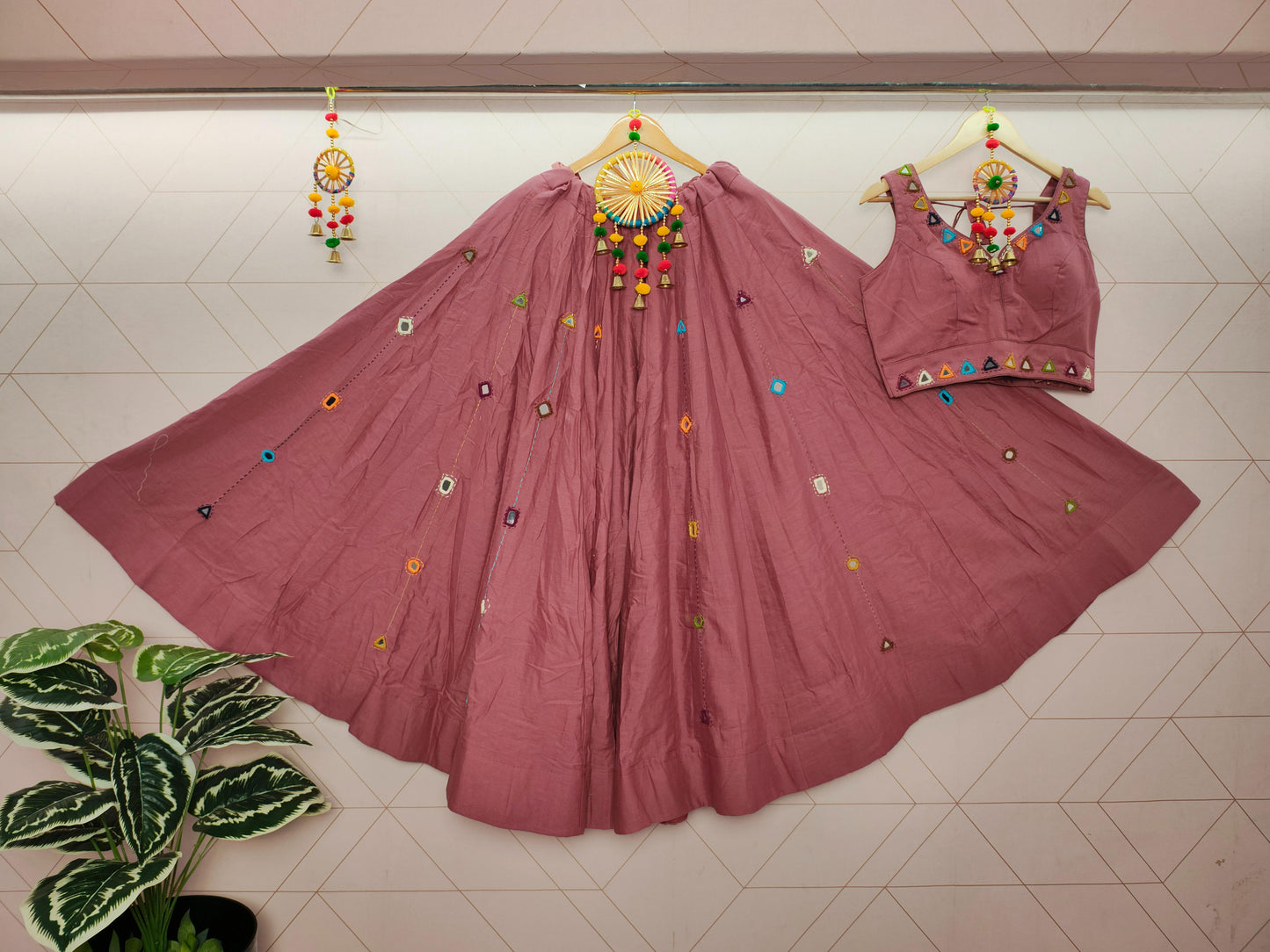 GAMTHI BHARAT NAVARATRI LEHENGA - Vedhika Fashion