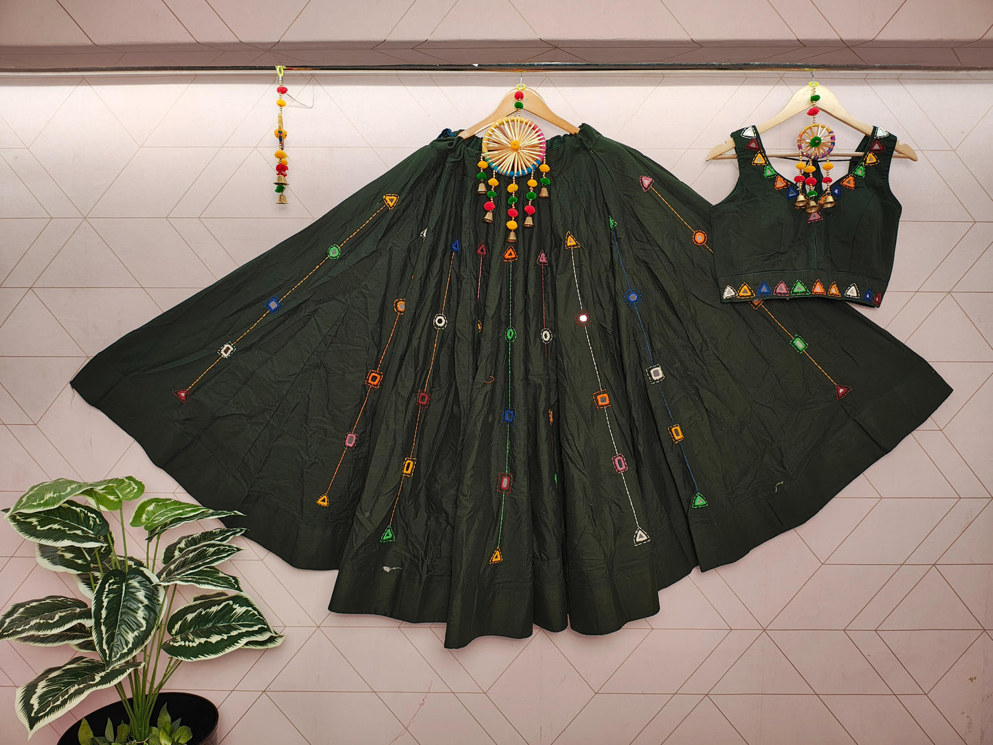 GAMTHI BHARAT NAVARATRI LEHENGA - Vedhika Fashion