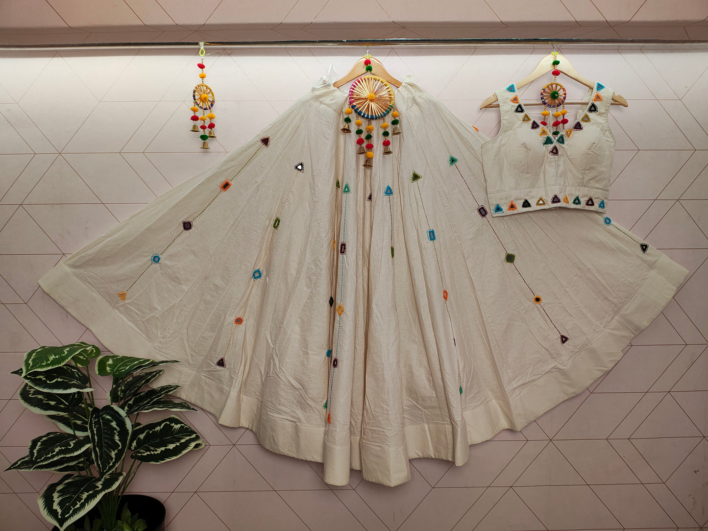 GAMTHI BHARAT NAVARATRI LEHENGA - Vedhika Fashion