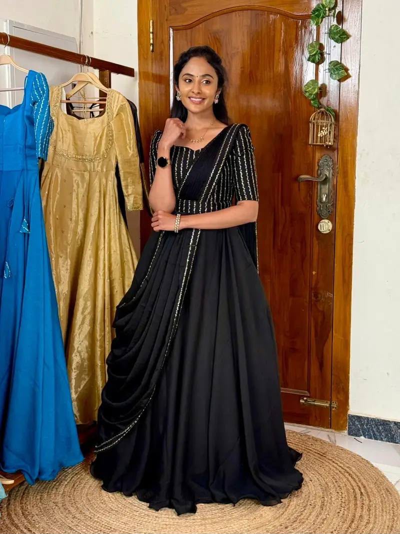 MANIKA BLACK ANARKALI