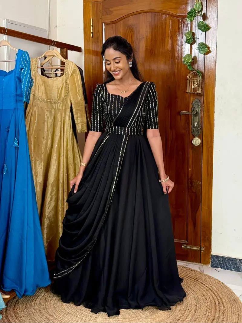 MANIKA BLACK ANARKALI