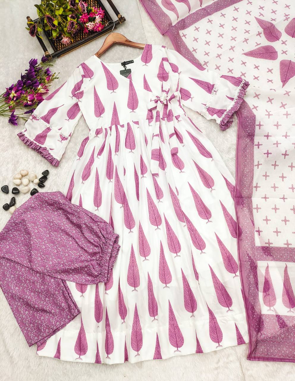 Pink leaf suit set