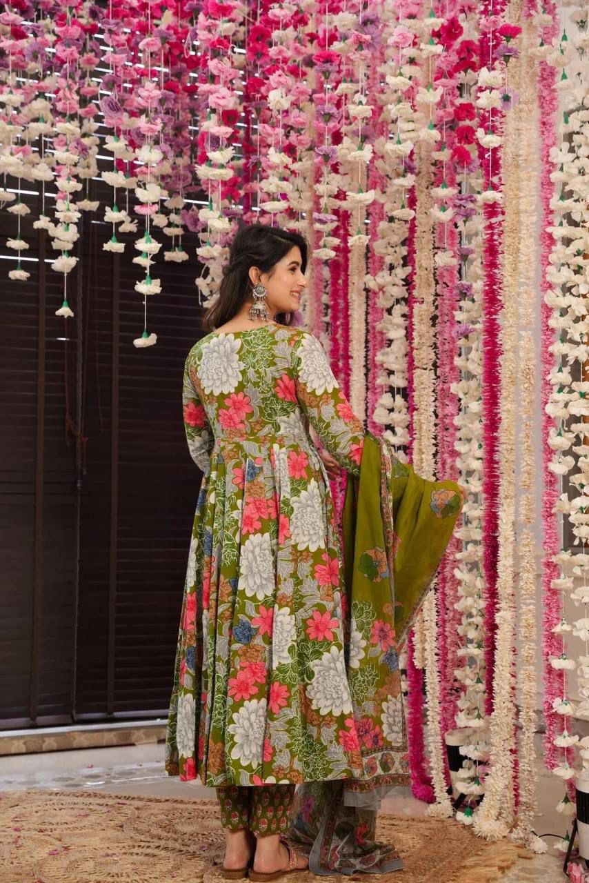 Green garden suit set