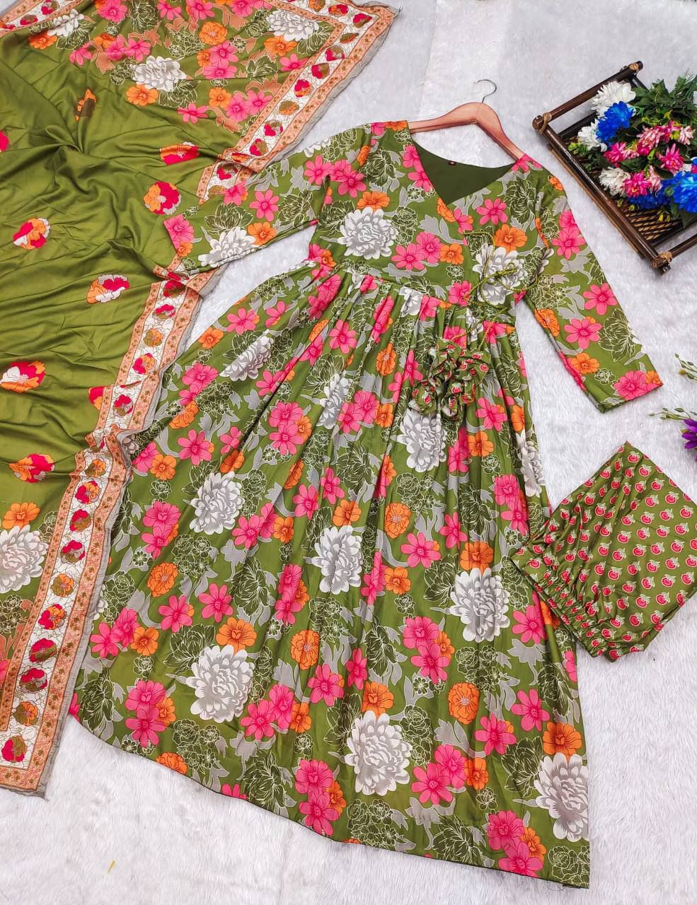 Green garden suit set