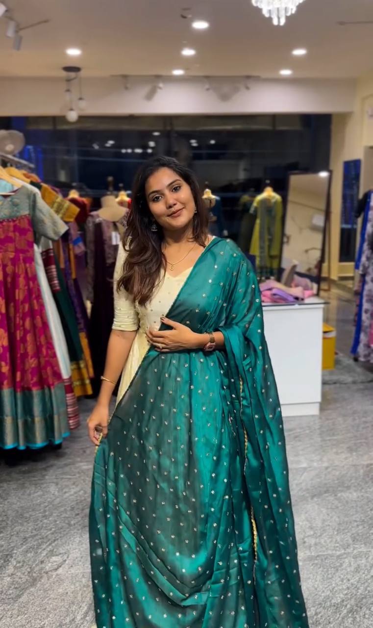 VICTORIA GREEN - Vedhika Fashion