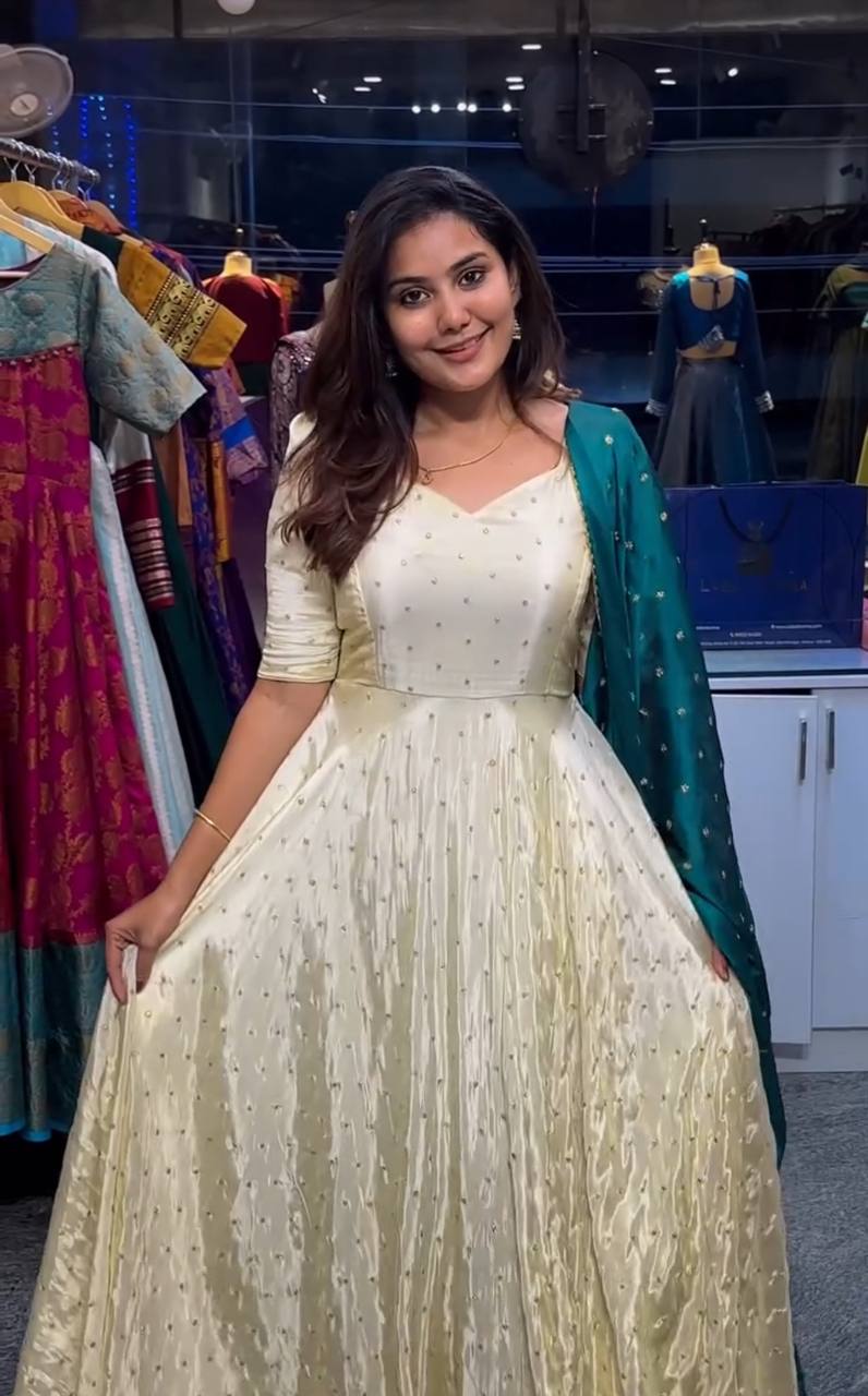 VICTORIA GREEN - Vedhika Fashion